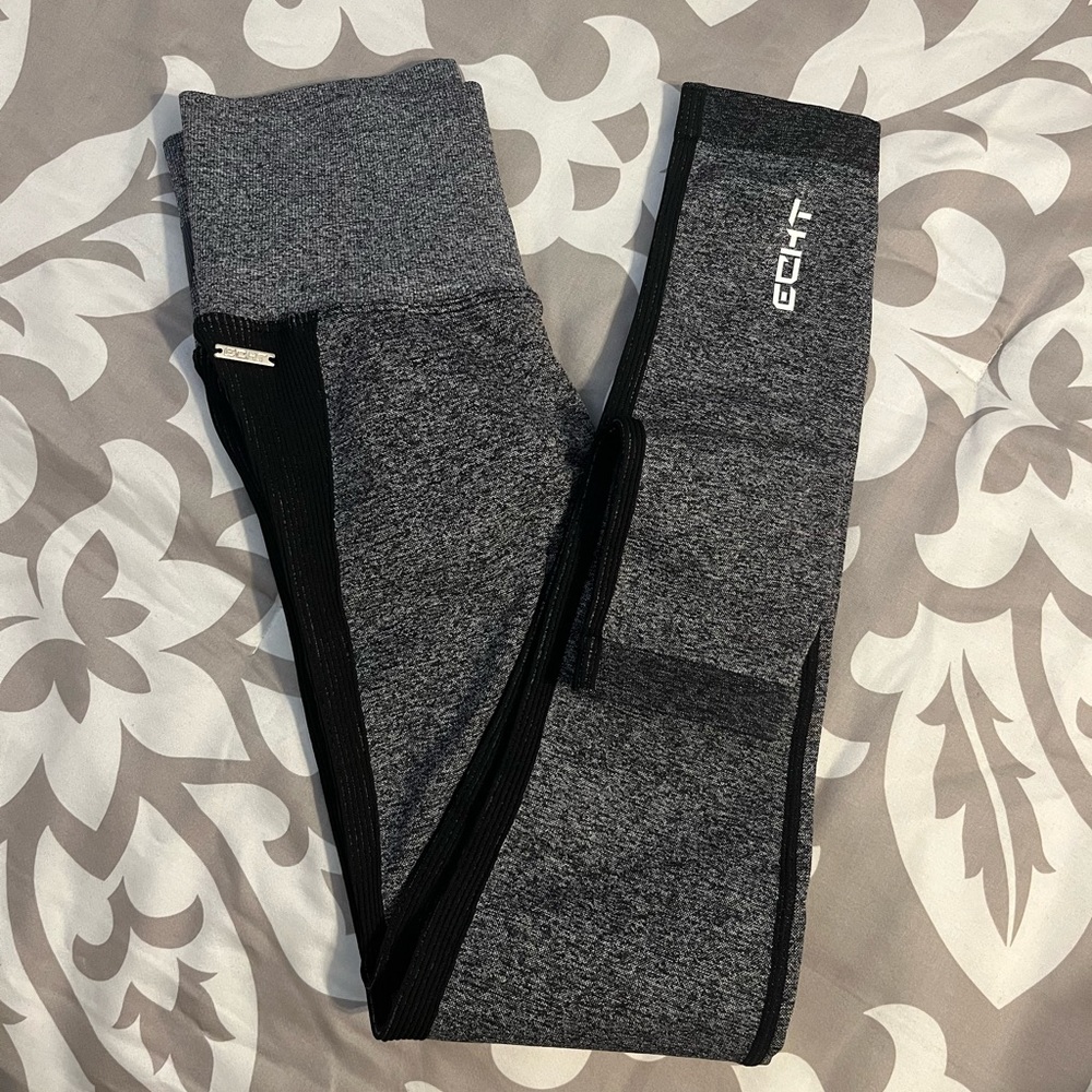 ECHT arise scrunch bum leggings. Size SMALL!